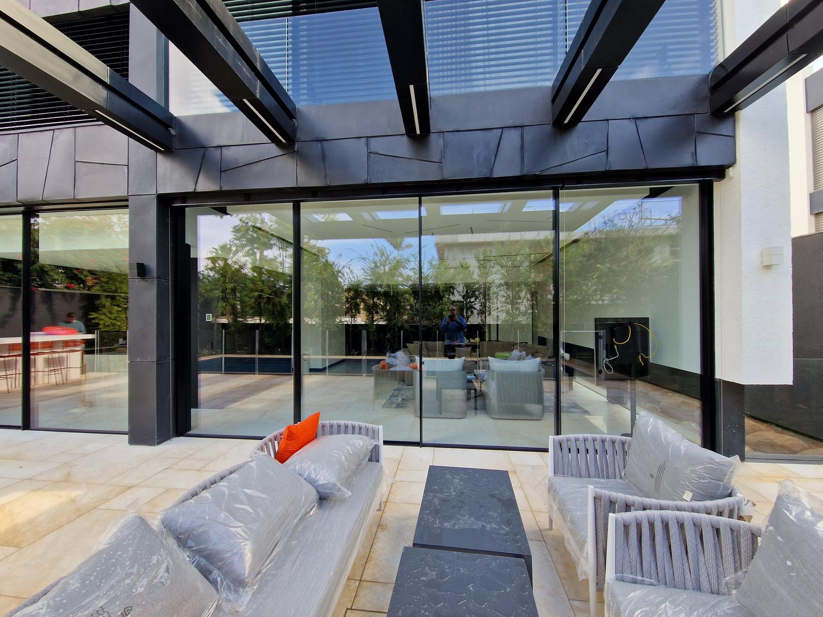 וילה בהרצליה פיתוח