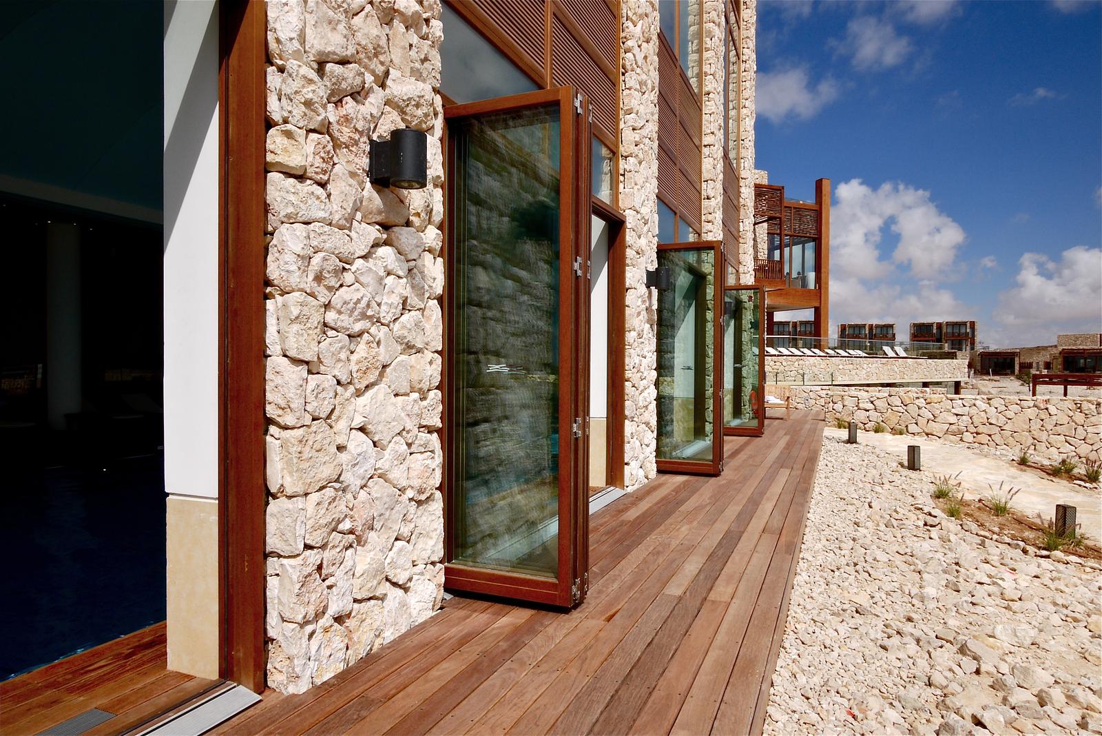 מלון בראשית